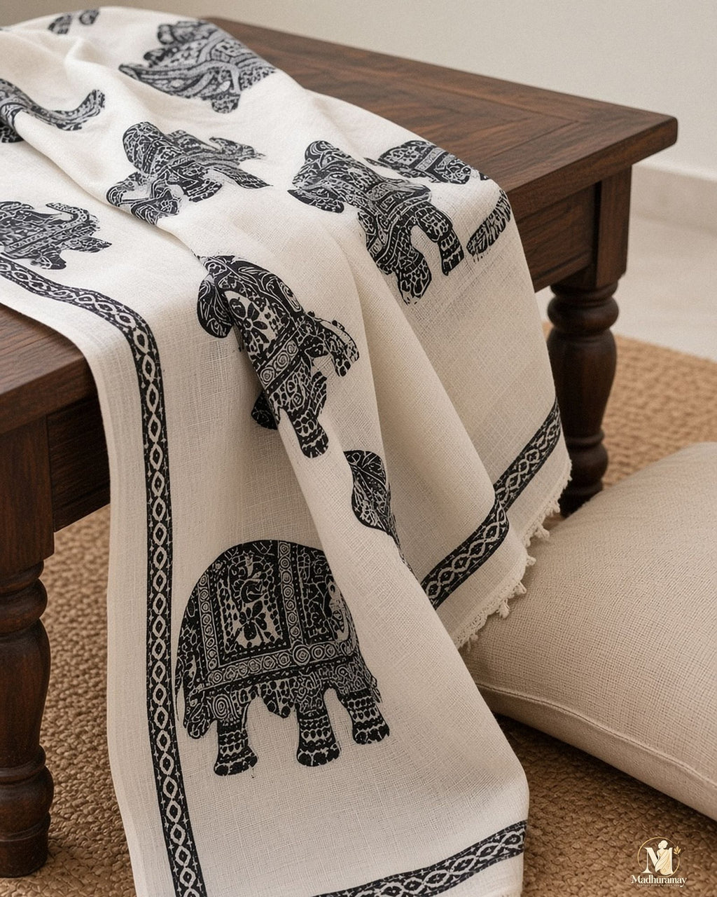 White & Black Elephant Motif Festive Saree - image 5
