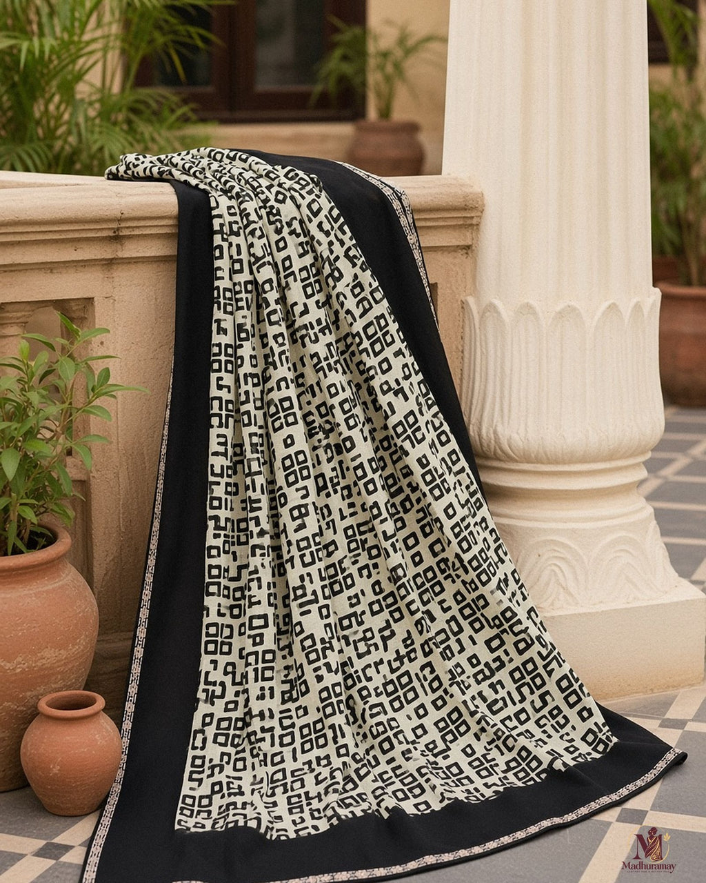 Black & White Geometric Evening Party Saree - image 5