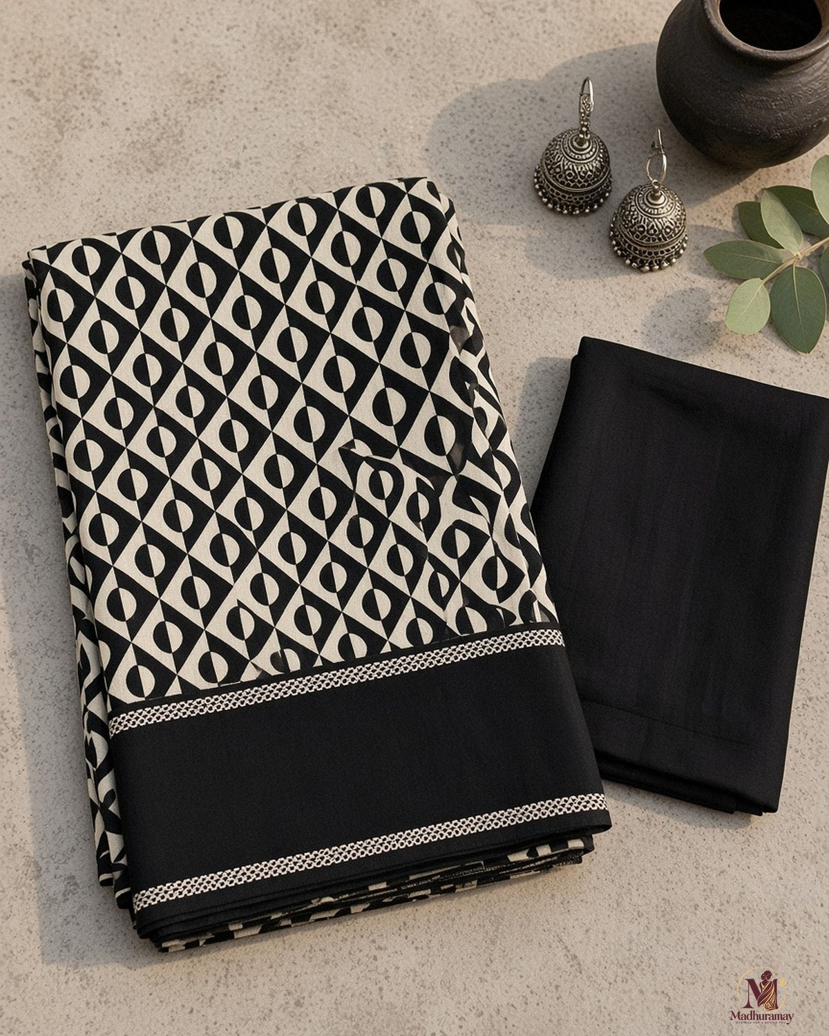 Black & Cream Geometric Evening Party Saree - image 3